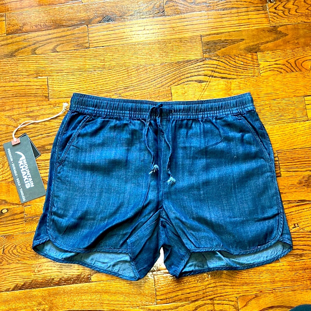 Mountain Khakis SMALL dark wash denim shorts. Super soft and NWT.